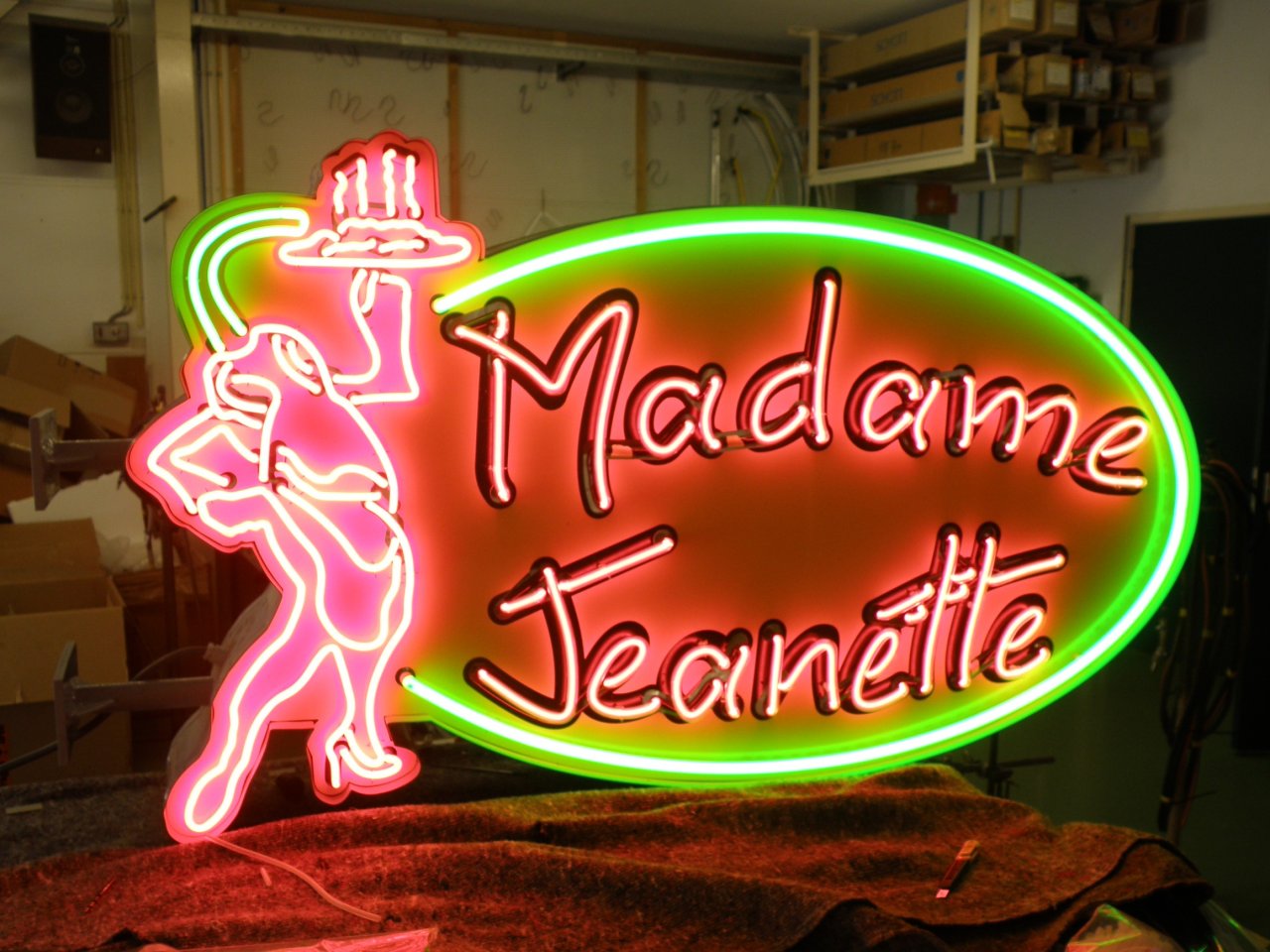 Madame Jeanette 4