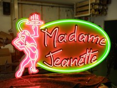 Madame Jeanette 4