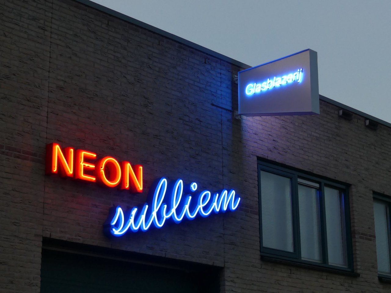 Neon Subliem 8
